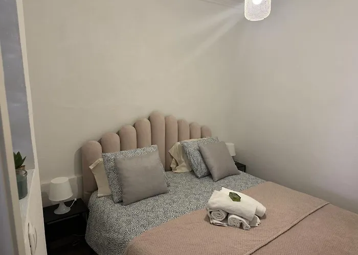 Quiet Street Alfama * Lisboa